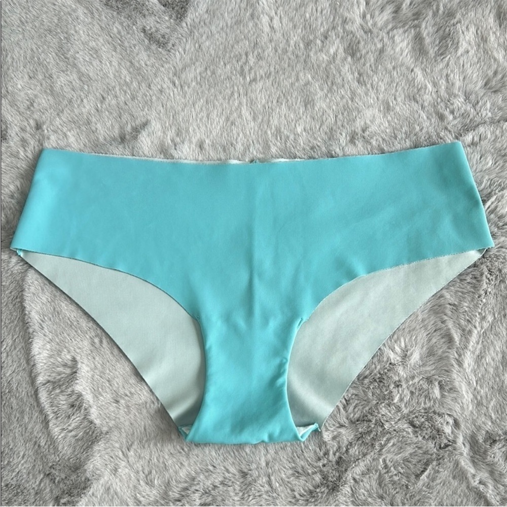 2016 Victoria’s Secret No Show Hiphugger Brief Panty M